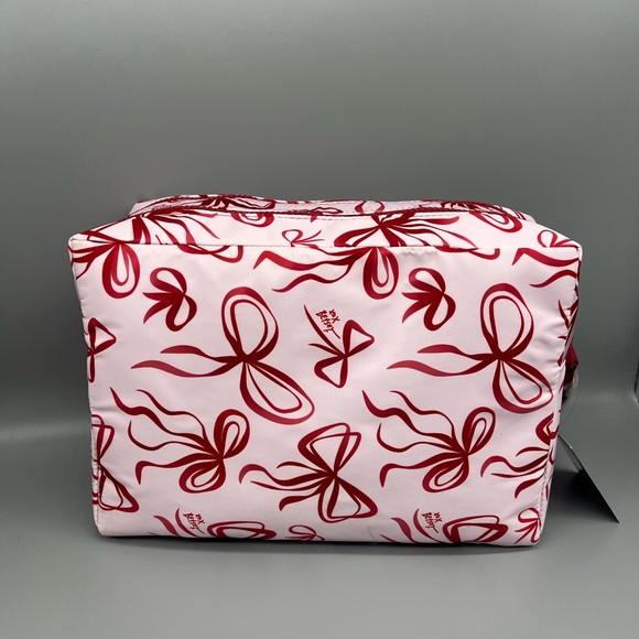 Betsey Johnson travel cosmetics bag - Picture 3 of 11